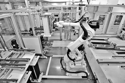 智能制造驅(qū)動光伏產(chǎn)業(yè)革新 技術(shù)開發(fā)新篇章